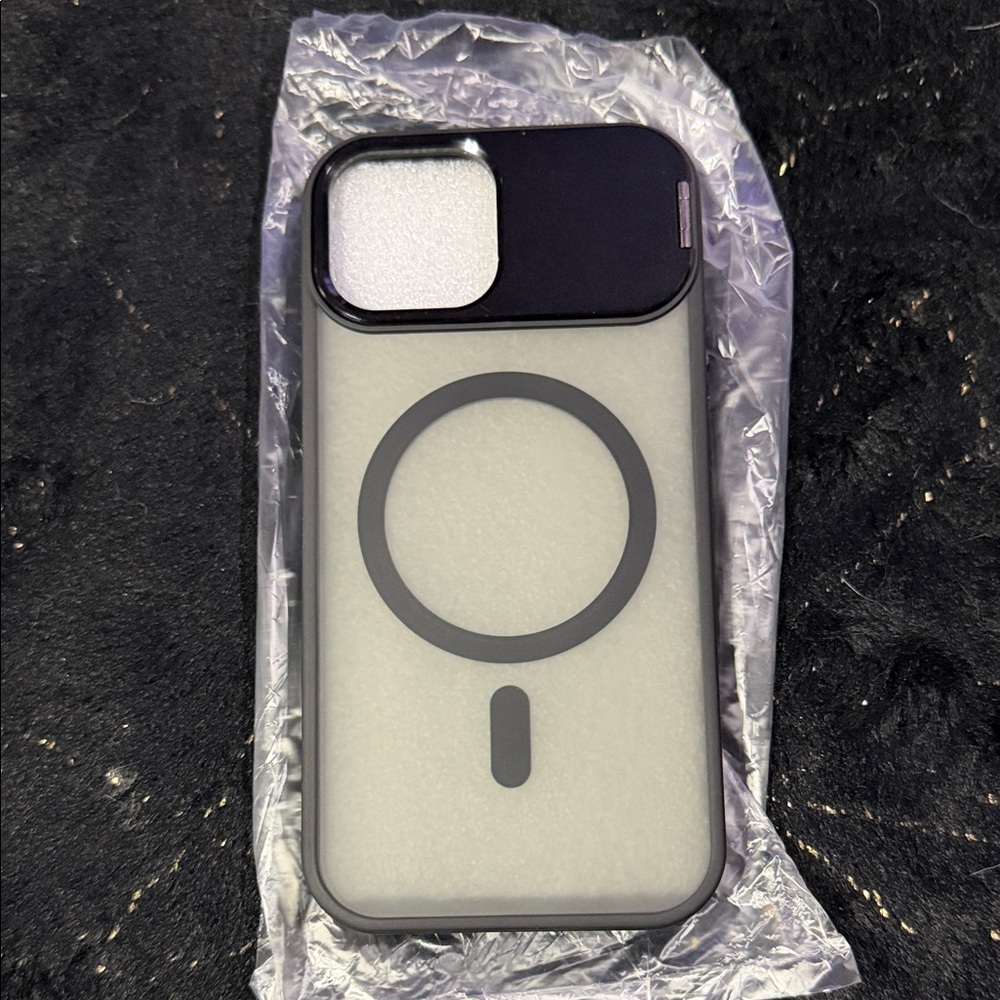 iPhone 15 black magnetic case NWT